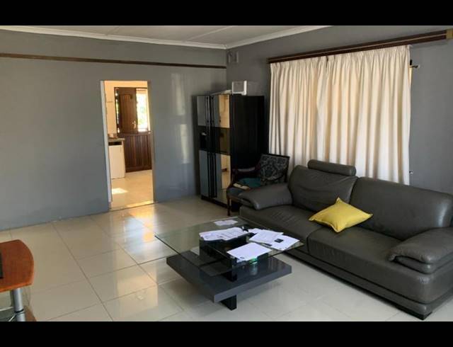 3 BEDROOM HOUSE FOR SALE IN MONTCLAIR